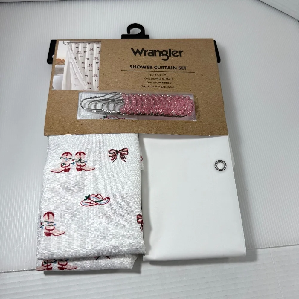 WRANGLER Christmas Holiday Boots Pink Shower Curtain Set 72 x 72 VIRAL‎ NEW